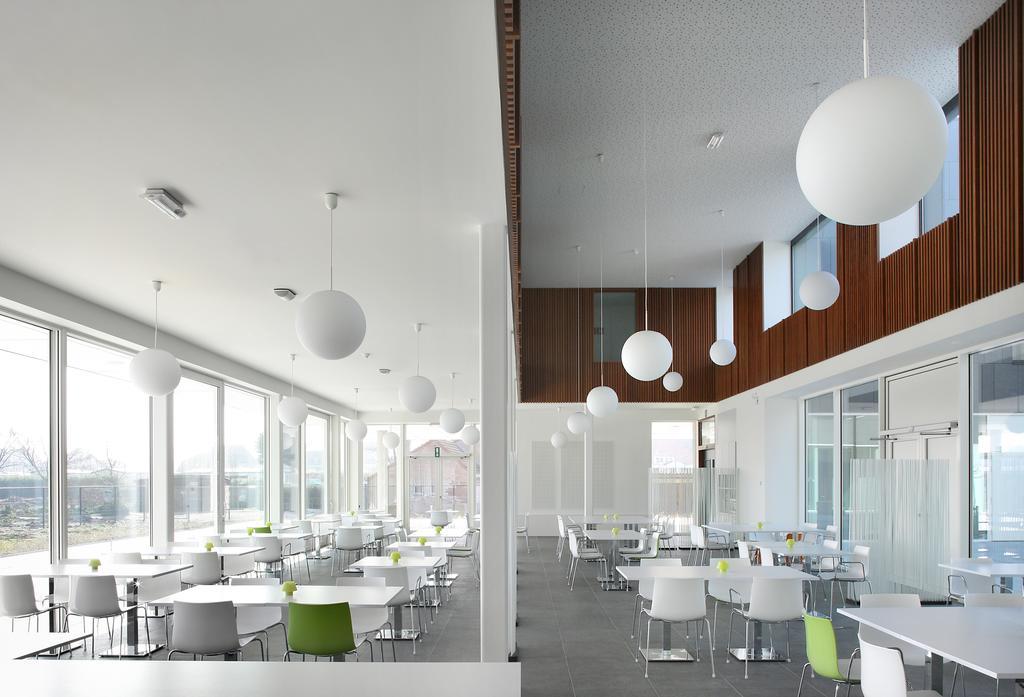 Hotel Middelpunt - Gratis Parking - Ontbijt Inbegrepen! Middelkerke Exterior photo