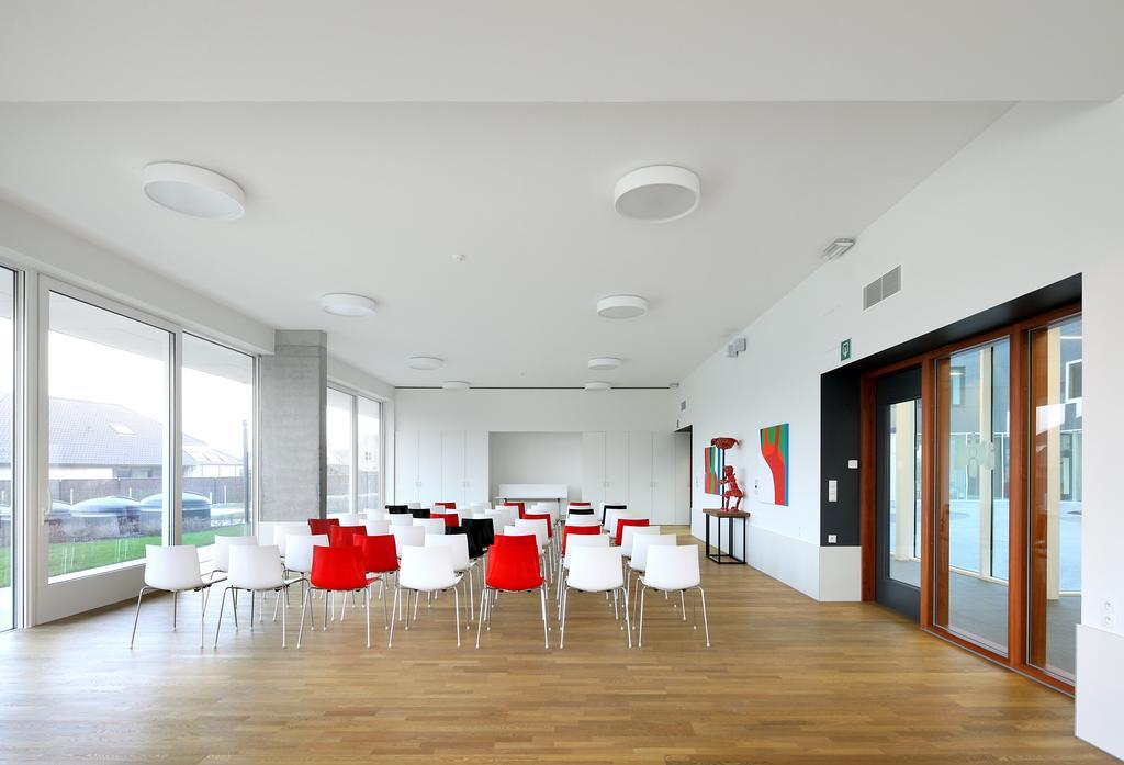 Hotel Middelpunt - Gratis Parking - Ontbijt Inbegrepen! Middelkerke Exterior photo