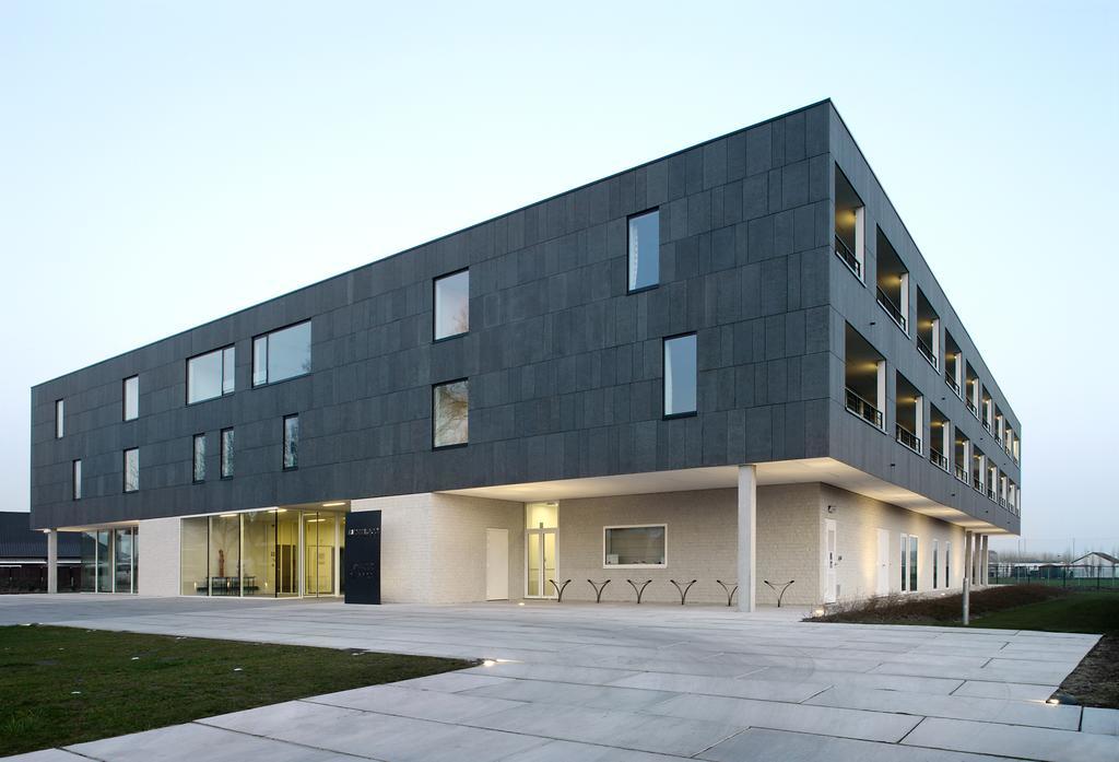 Hotel Middelpunt - Gratis Parking - Ontbijt Inbegrepen! Middelkerke Exterior photo