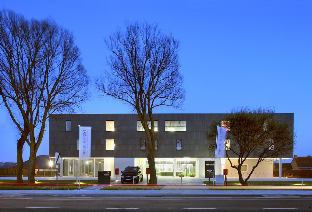 Hotel Middelpunt - Gratis Parking - Ontbijt Inbegrepen! Middelkerke Exterior photo