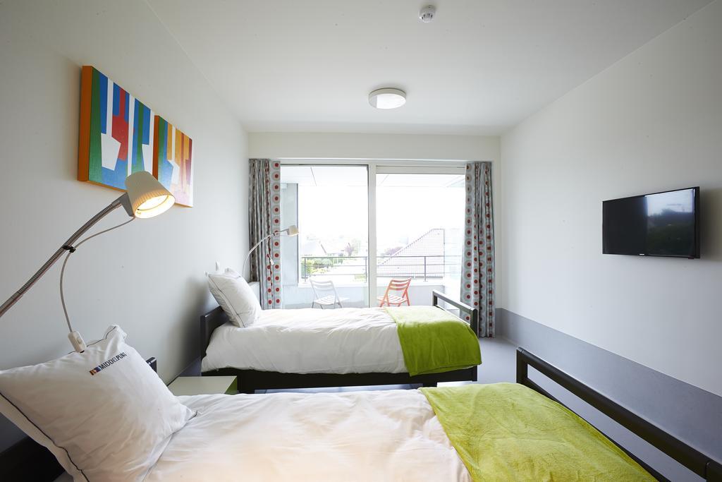 Hotel Middelpunt - Gratis Parking - Ontbijt Inbegrepen! Middelkerke Room photo
